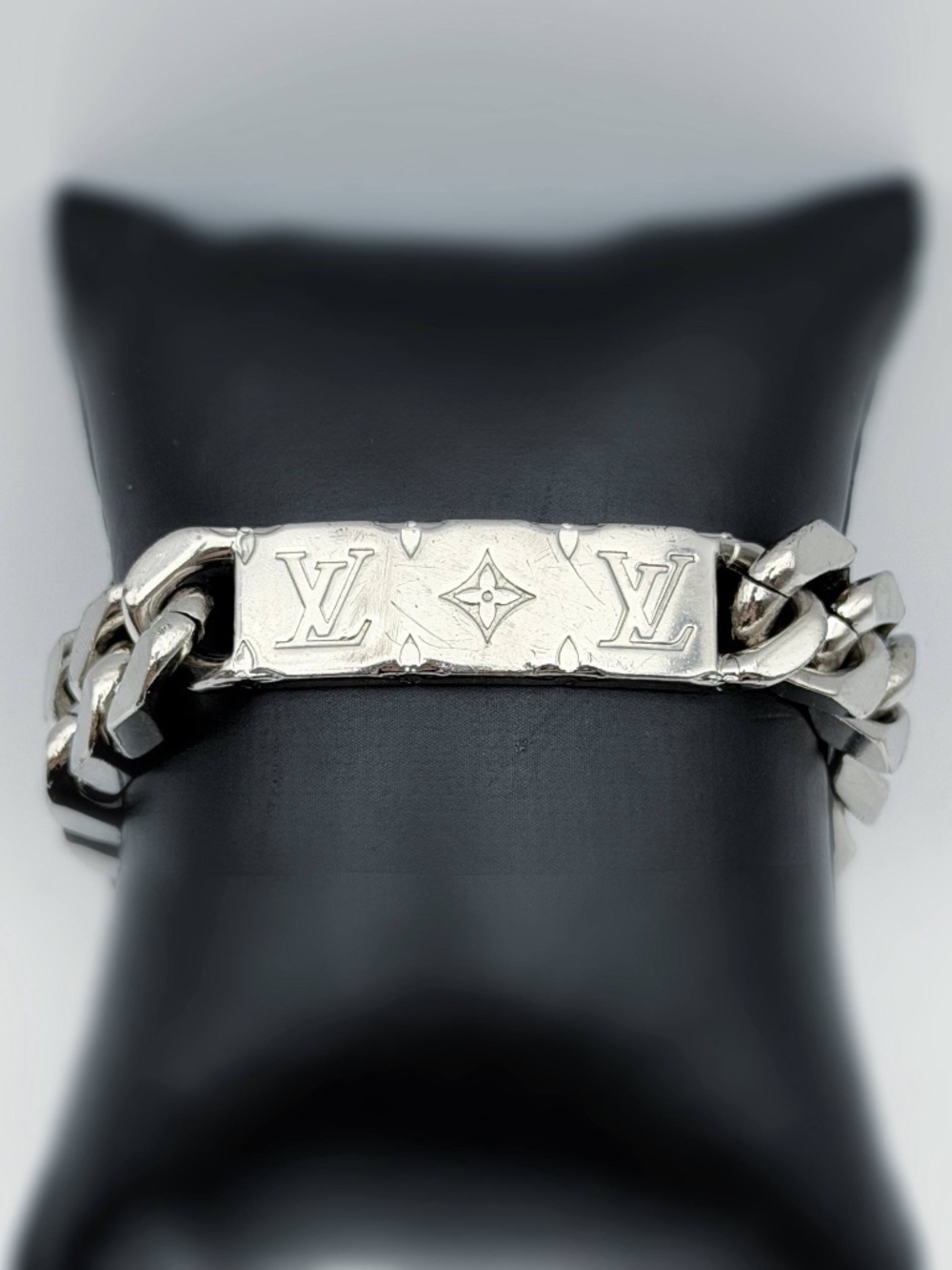 Authentic Louis Vuitton Logo Monogram Chain Bracelet Silver tone Italy M00270 - Picture 3 of 12